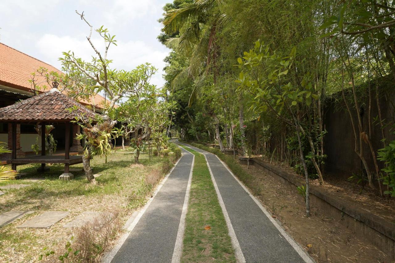 Отель Oyo 1840 Kubu Ubud Экстерьер фото