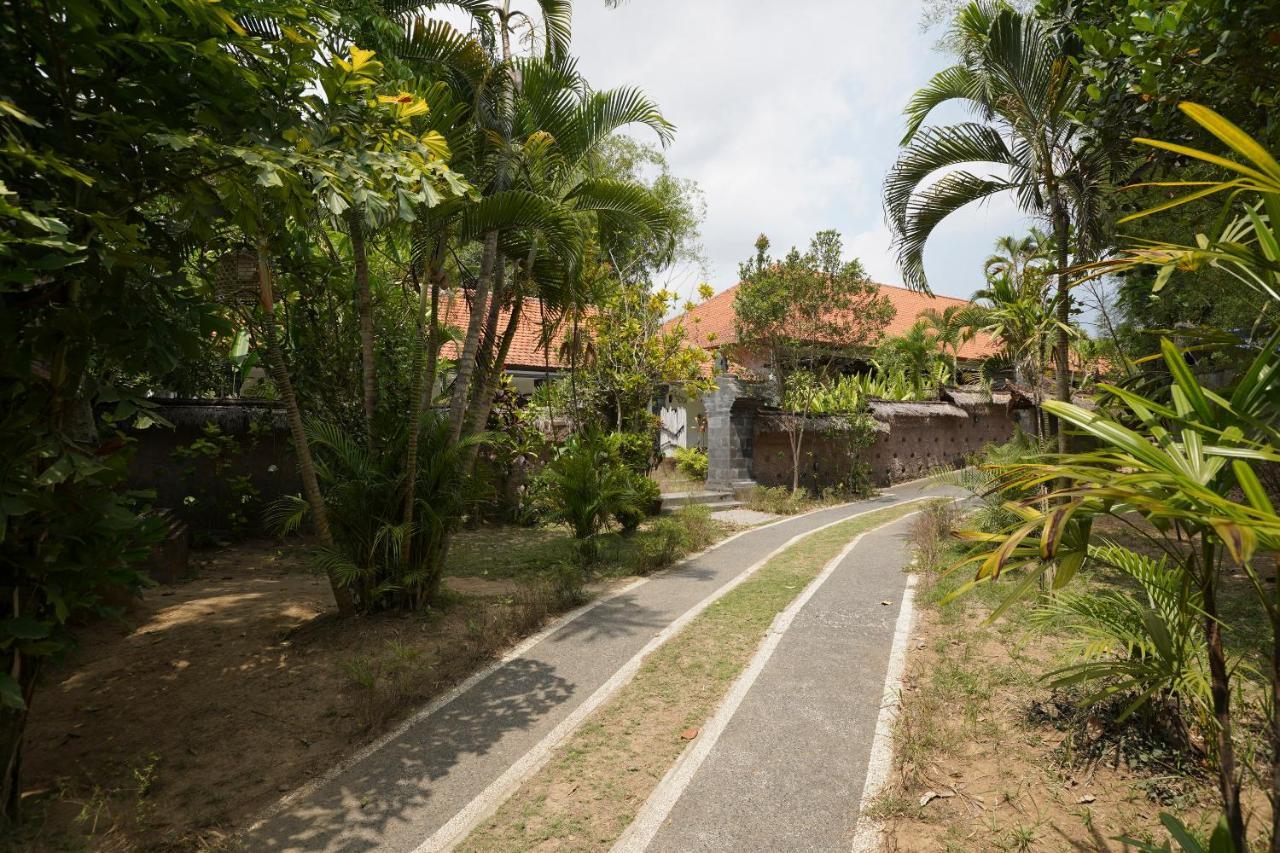 Отель Oyo 1840 Kubu Ubud Экстерьер фото